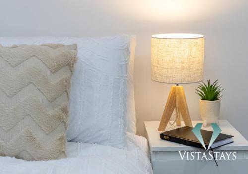 Spacious 5BDR House By Vista Stays Short Lets & Serviced Accommodation Manchester With Free WiFi, Parking & Netflix, Manchester (fotografie 5)