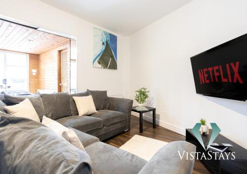 Spacious 5BDR House By Vista Stays Short Lets & Serviced Accommodation Manchester With Free WiFi, Parking & Netflix, Manchester (fotografie 6)