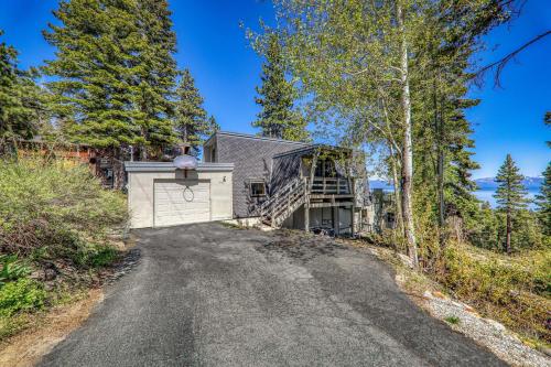 4BD with Lake Views Near Beach and Slopes