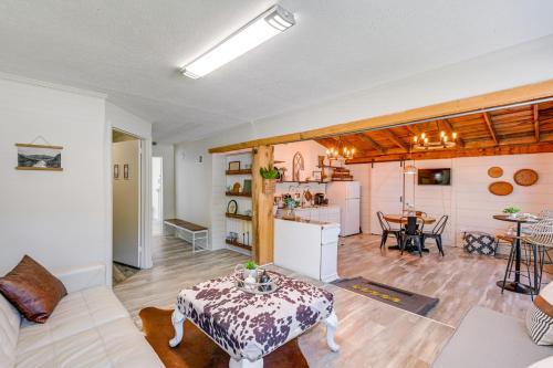 . Quaint Greenbrier Apartment Less Than 24 Mi to Nashville