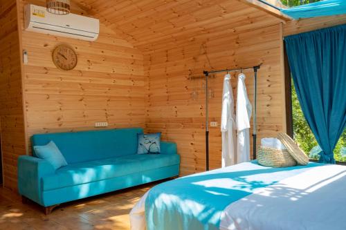 3 twin beds