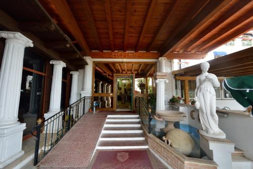 Entrance, Hotel Chopin in Fiumicino Airport