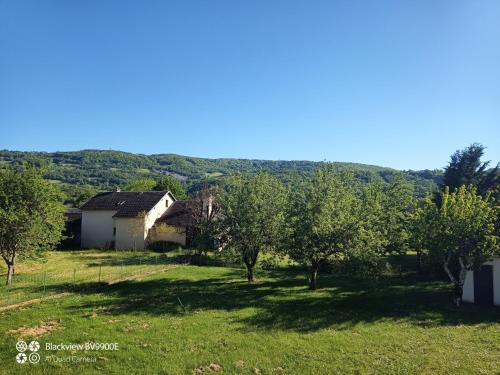 La clématite d'olt - Location saisonnière - Saint-Côme-d'Olt