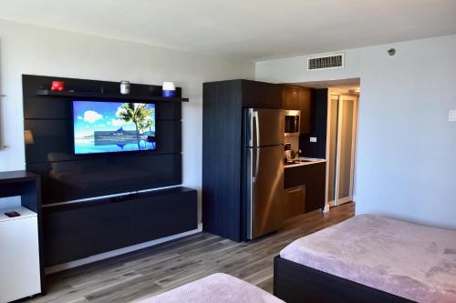 327-Spacious studio at the BEACH in Sunny Isles Beach, USA
