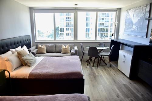 327-Spacious studio at the BEACH in Sunny Isles Beach, USA