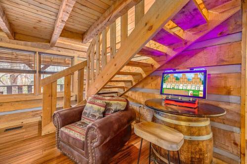 Luxury Cabin-Amazing Location-Arcade-Firepit-Pool in Gatlinburg, USA