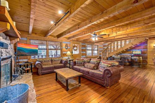 Luxury Cabin-Amazing Location-Arcade-Firepit-Pool in Gatlinburg, USA