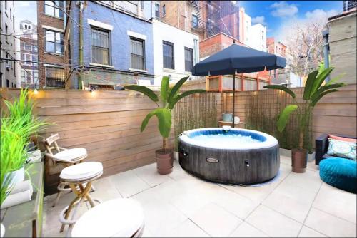 Massive Multi-Million Dollar Home with Private Rooftop l Fashion House l in New York, USA