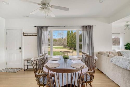 Lake Home with Scenic View, Private Pier, and Hot Tub in Antioch (TN)