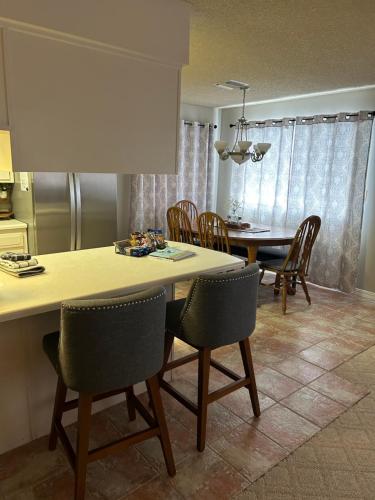 บริการและสิ่งอำนวยความสะดวก, Rare four Bedroom MeadviewVacation Home - Grand Canyon West-Skywalk in เมดวิว(แอริโซนา)