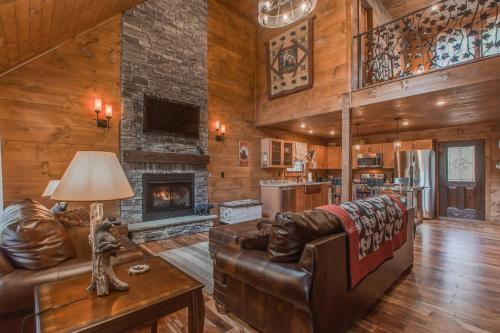 Black Bear Cabin by Stony Brook Cabins in Gatlinburg, USA