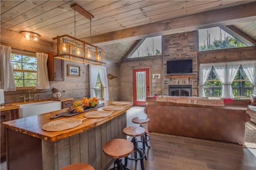 The Aspen Cabin by Stony Brook Cabins in Gatlinburg, USA