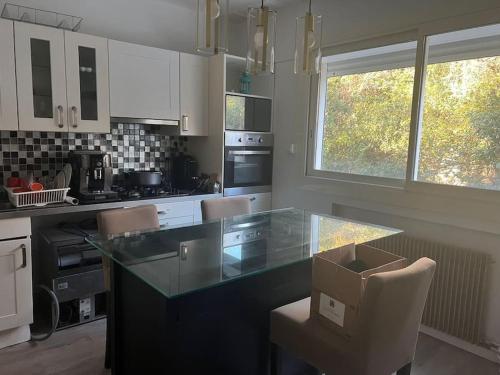 Bas de villa avec grande piscine in Sainte-Marguerite