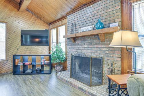 Spacious Lake Granbury Home with Deck and Boat Dock! in Granbury, USA