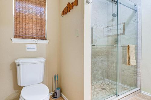 Spacious Lake Granbury Home with Patio and Boat Dock! - image 13