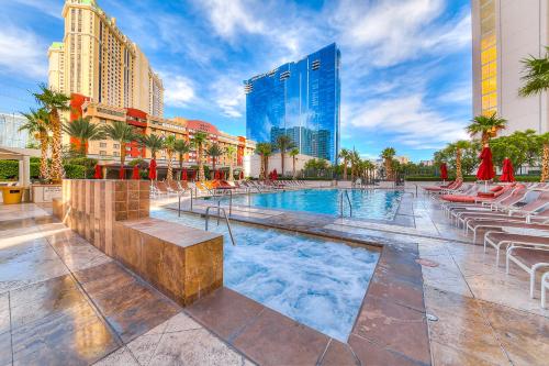 StripViewSuites at Signature, Las Vegas (photo 3)