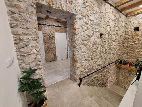 A szálláshely kívülről, Villa Stone castle in Tribalj