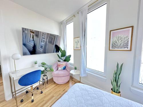 Large One Bedroom - Massive Private Terrace - Luxury Building - Williamsburg - Greenpoint in Brooklyn, USA