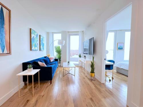 Large One Bedroom - Massive Private Terrace - Luxury Building - Williamsburg - Greenpoint in Brooklyn, USA
