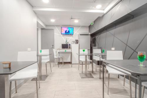 Kitchen, City Inn Paris in 19th - Buttes-Chaumont