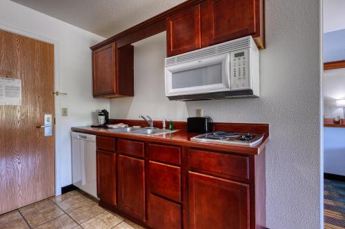 All Towne Suites in St. Robert (Missouri)