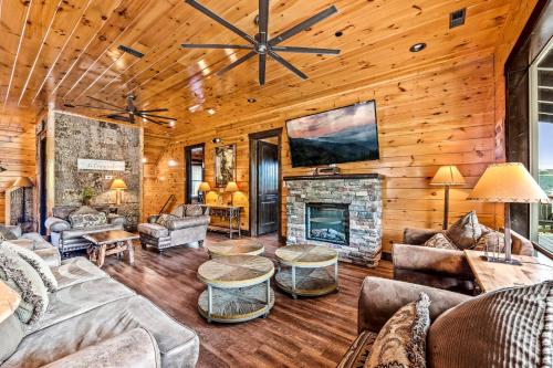 The Majestic Pine Retreat by Stony Brook Cabins in Gatlinburg, USA