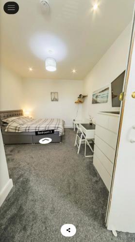 Angel Apartments Skye Villa 5 bed all en-suite Hartlepool , County Durham - Tap to explore photos