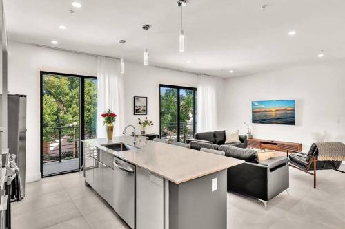 Modern Chic Fort Lauderdale Apartment Near FLL & Beach in Fort Lauderdale, USA