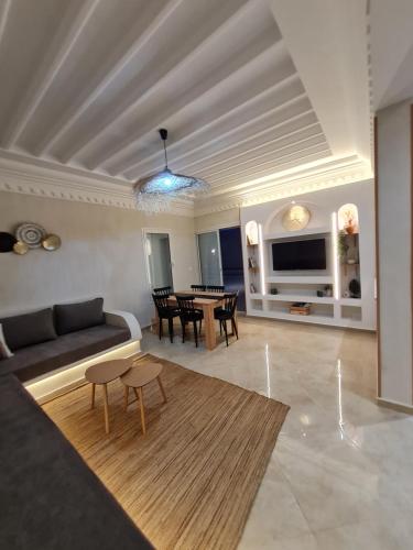 Dar ines haut standing avec piscine et proche plage in 艾吉爾