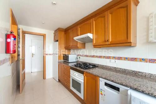 Three-Bedroom Penthouse with Rooftop Terrace image 2
