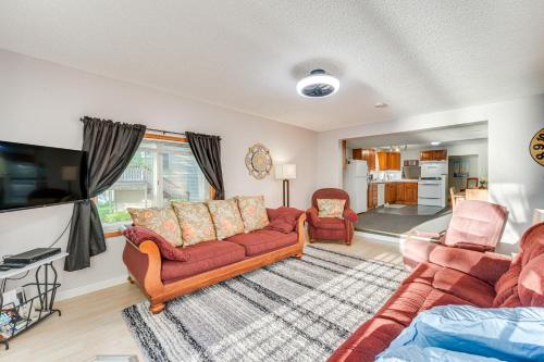 Lakefront Family Retreat with Private Dock! - image 2