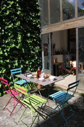 Loft atypique proche métro et gare - Location saisonnière - Oullins