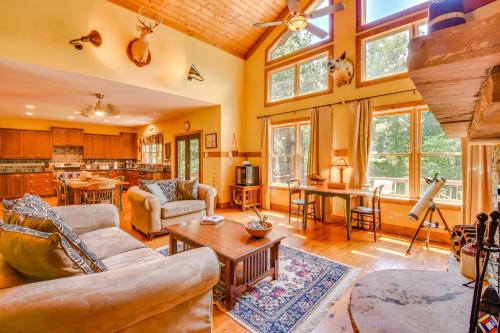 Dog-Friendly Lavonia Home with Dock and Lake Access in Lavonia, USA