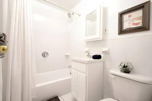 For Rent in Chelsea Your Ideal Space Awaits l Cardi l in New York, USA