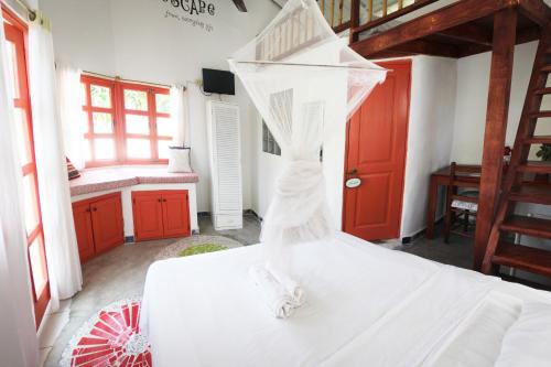 Casa Delfin Guest House in Лас-Терренас