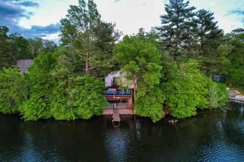 Lakefront Family Retreat with Private Dock! - image 6