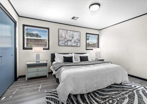 Pet Friendly - 5Min Downtown - Backyard & Firepit in Bartlesville, USA