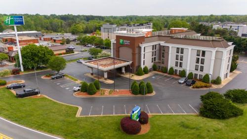 Holiday Inn Express Burlington By IHG - 숙소 외관