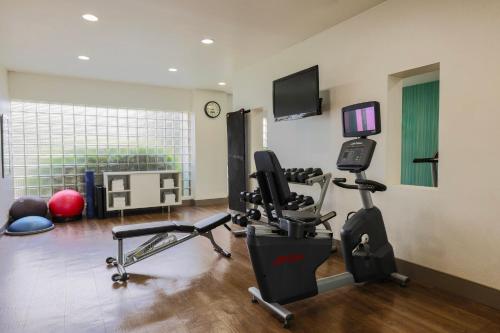 Holiday Inn Express Burlington By IHG - 피트니스 센터
