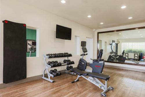 Holiday Inn Express Burlington By IHG - 피트니스 센터