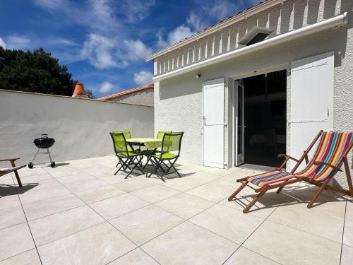 Maison 5 Pers à La Palmyre - Terrasse Sud, Plage à 1000m, Commerces à 300m, Calme, WIFI, Parking - FR-1-705-21 gîte à louer La Palmyre