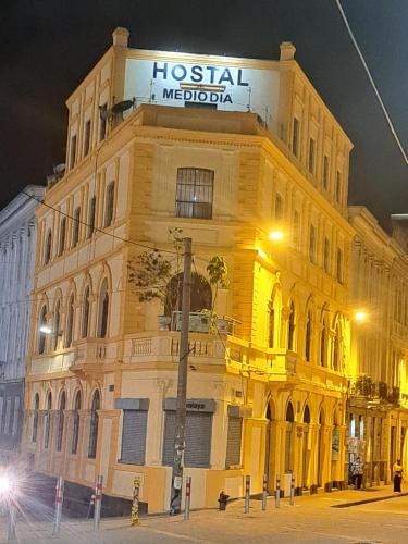 Hostal Mediodia - image 2