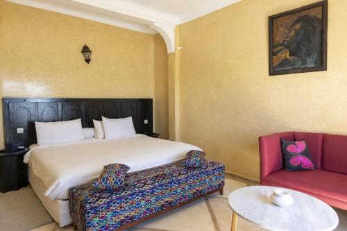 561625319 Hôtel Calipau Riad Maison d'Hôtes