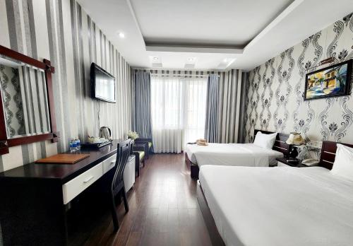 Superior Twin Room with Window