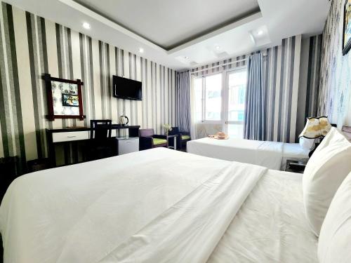 Superior Triple Room with Window