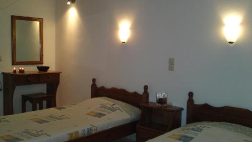 2 bedrooms, 4 beds