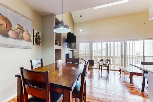Mariner Village 307 in Seabrook, USA