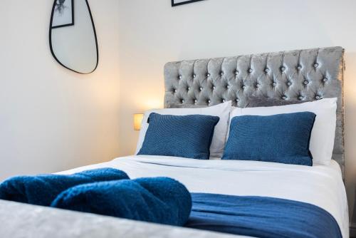 Morden 2-Bed House in Canary Wharf London - image 11