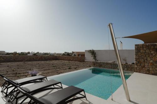 Rizes Villas Santorini with private pool 4