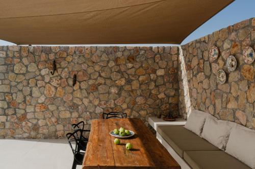 Rizes Villas Santorini with private pool 5